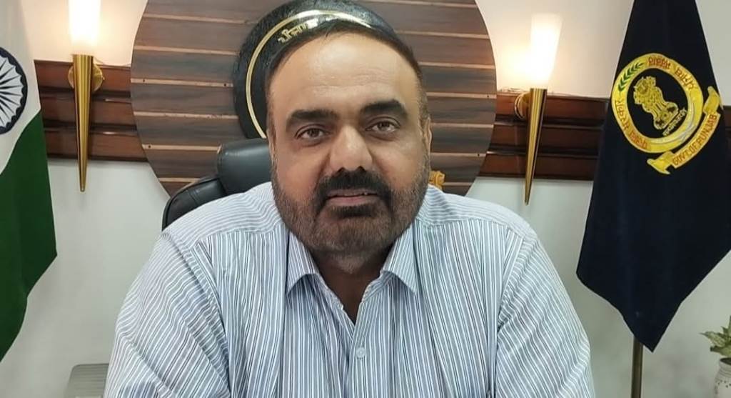 Ban on public and social media display of weapons in the district